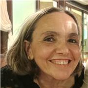 Docente di italiano impartisce lezioni di doposcuola